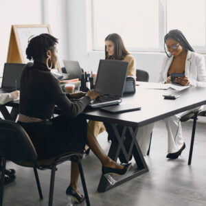 multicultural-businesswomen-group-meeting